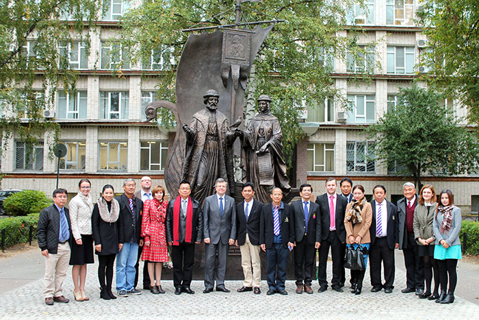 ИПМЭиТ посетила делегации из университета Суан Сунада Раджабат