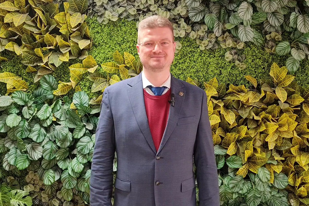 Профессор ВШСиТ принял участие в международной конференции MathAI 2026 в Сириусе