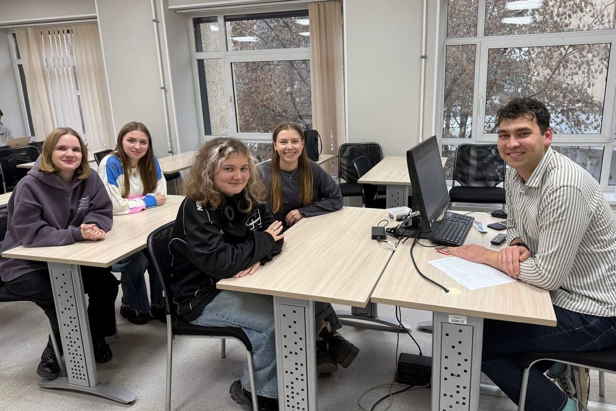 Изображение: Студенты ВШГУ успешно прошли в финал XII Евразийской студенческой олимпиады по аналитической экономике и прогнозированию