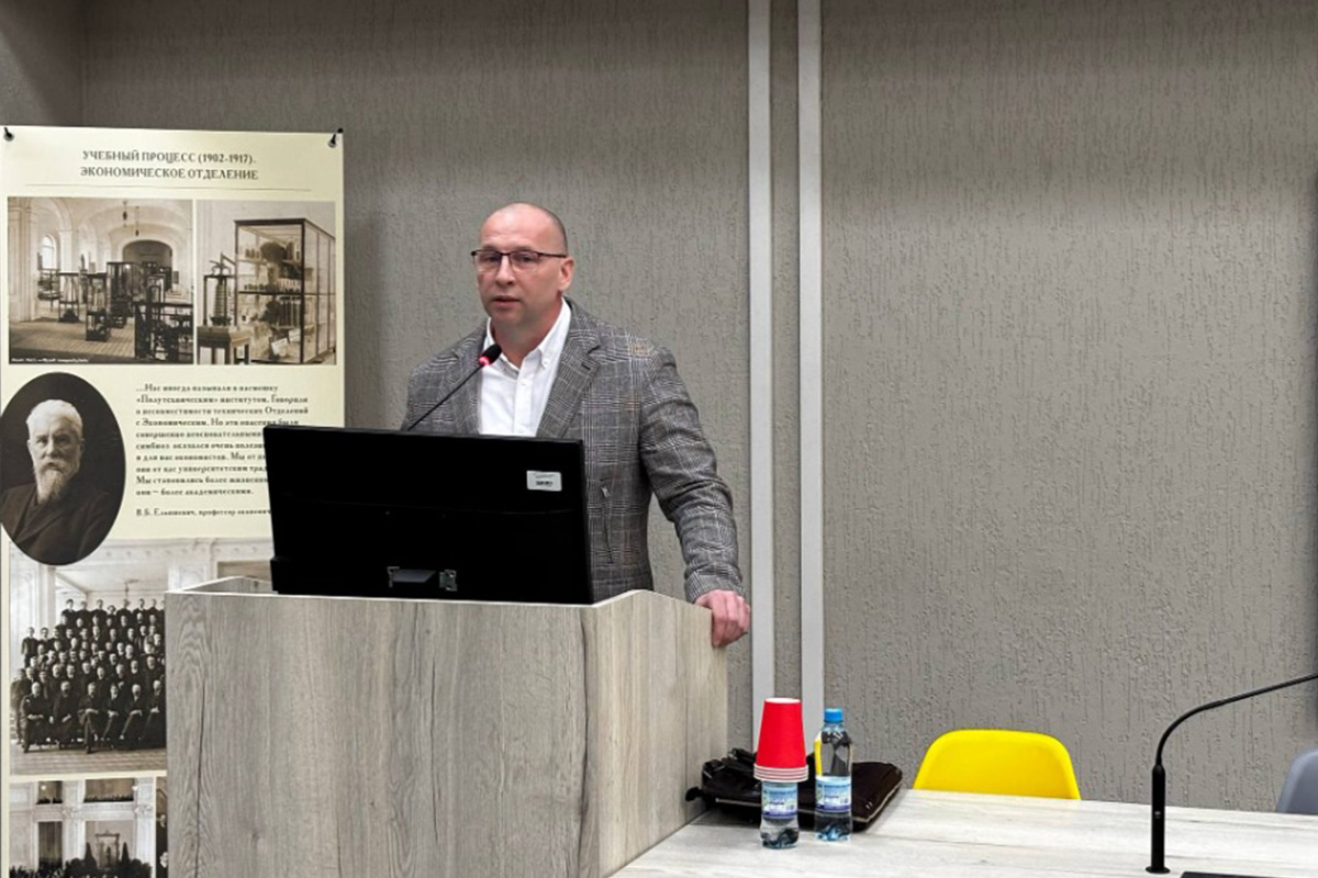 Финансовая грамотность на практике: в ВШГУ прошёл открытый урок о «темной стороне» искусственного интеллекта