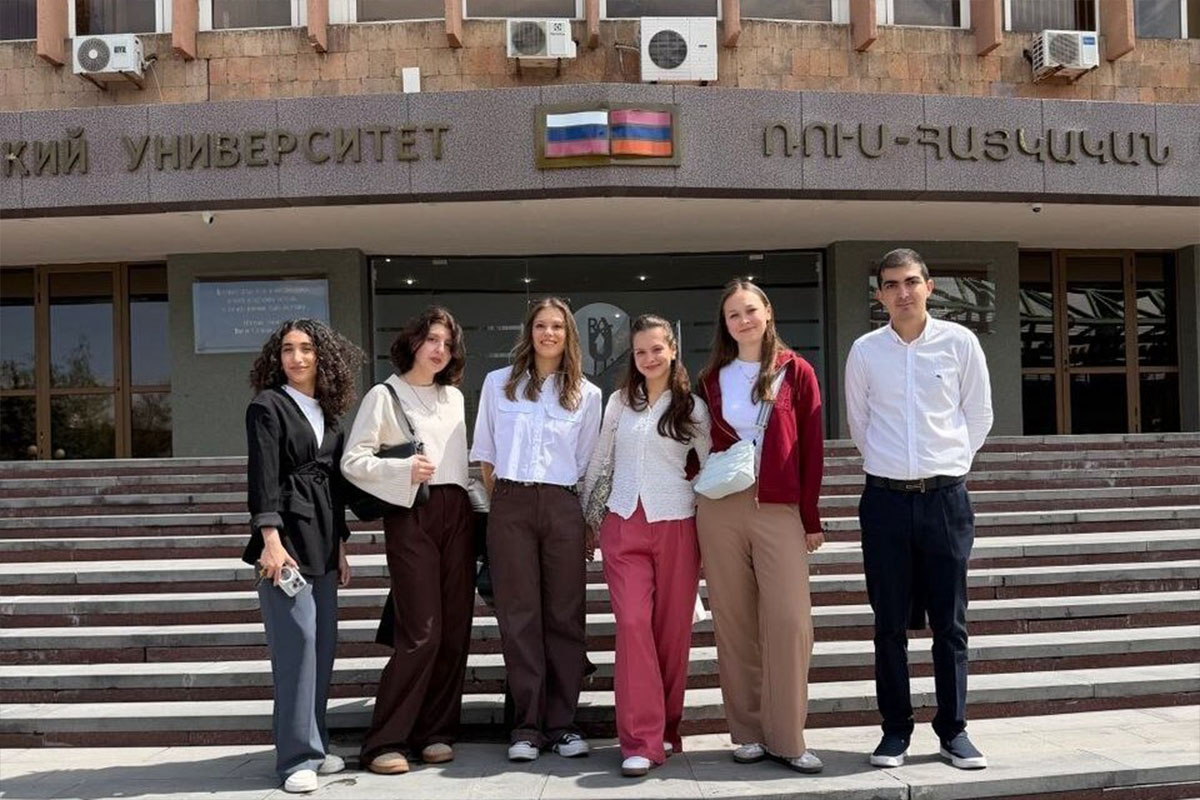 Студенты ВШБИ представили Политех на международных конференциях и форумах